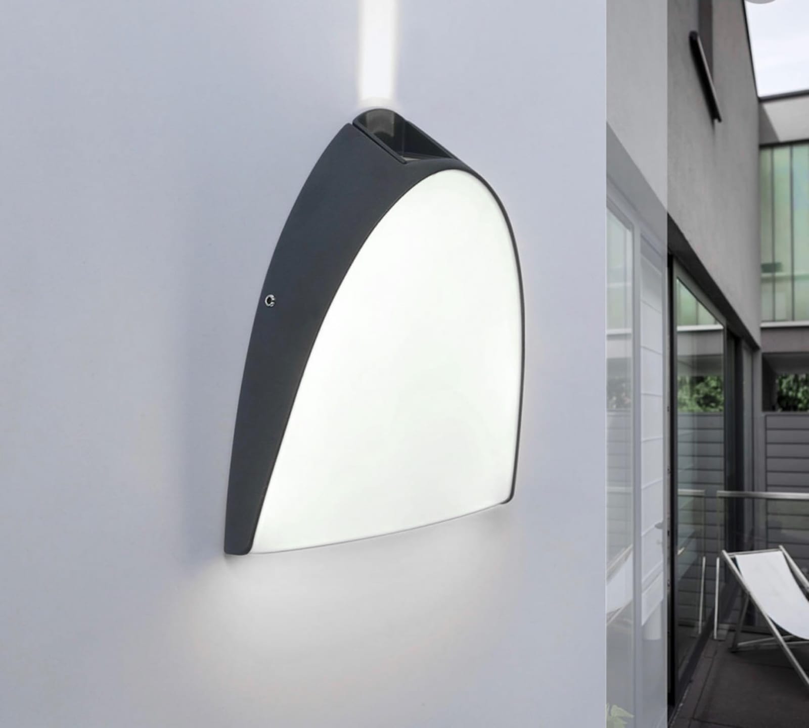 Lutec Apollo outdoor wall lamp in Kenya
